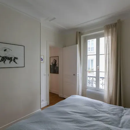 Apartment Spacious Near The Paris